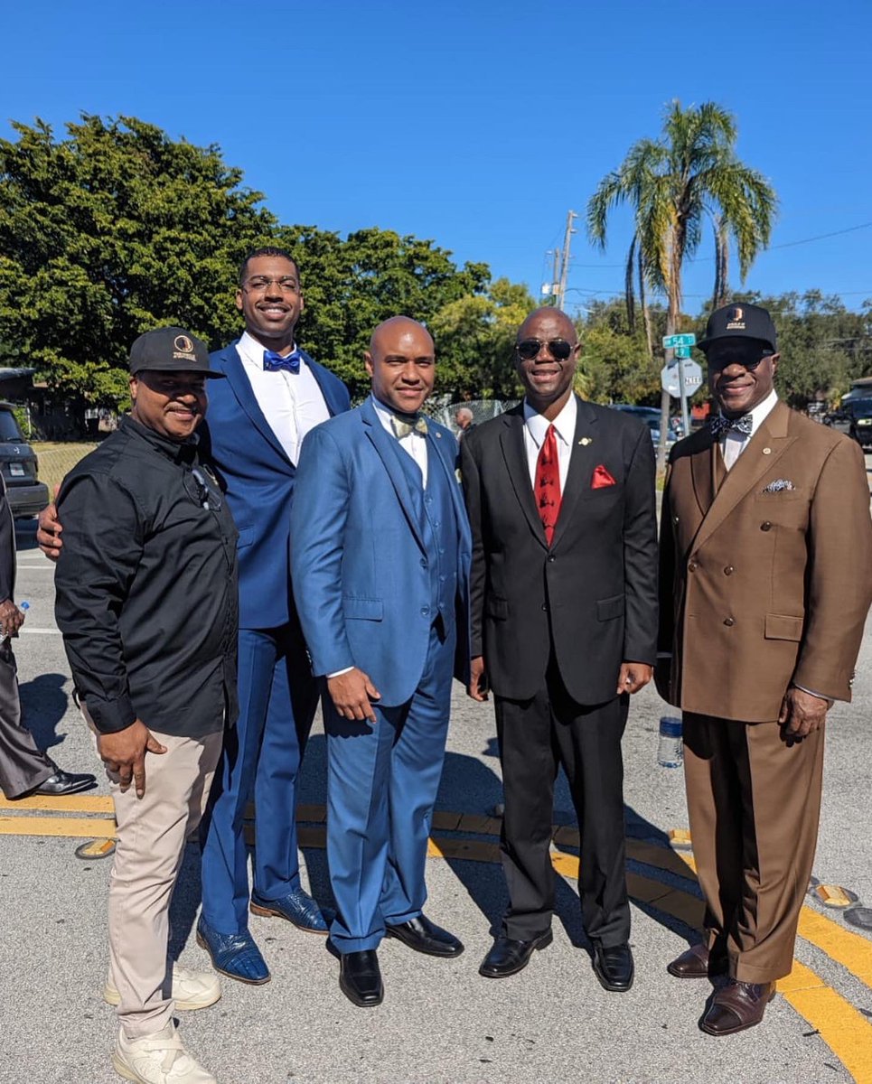 Just started and already met the chief of the fire department, mayor of Miami-Dade and mayor of North Miami. The love out here is strong! Respect to the Miami PD who follow my work. Didn’t know so many of you listened to your brother. 🤲🏿😎✊🏿 #RizzaIslam #martinlutherking #Miami