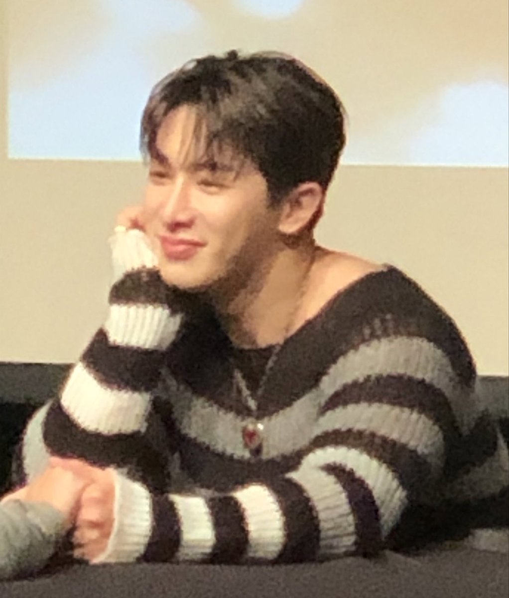 weneebongg's tweet photo. y'all just don't UNDERSTAND https://t.co/rNcClZjf9B