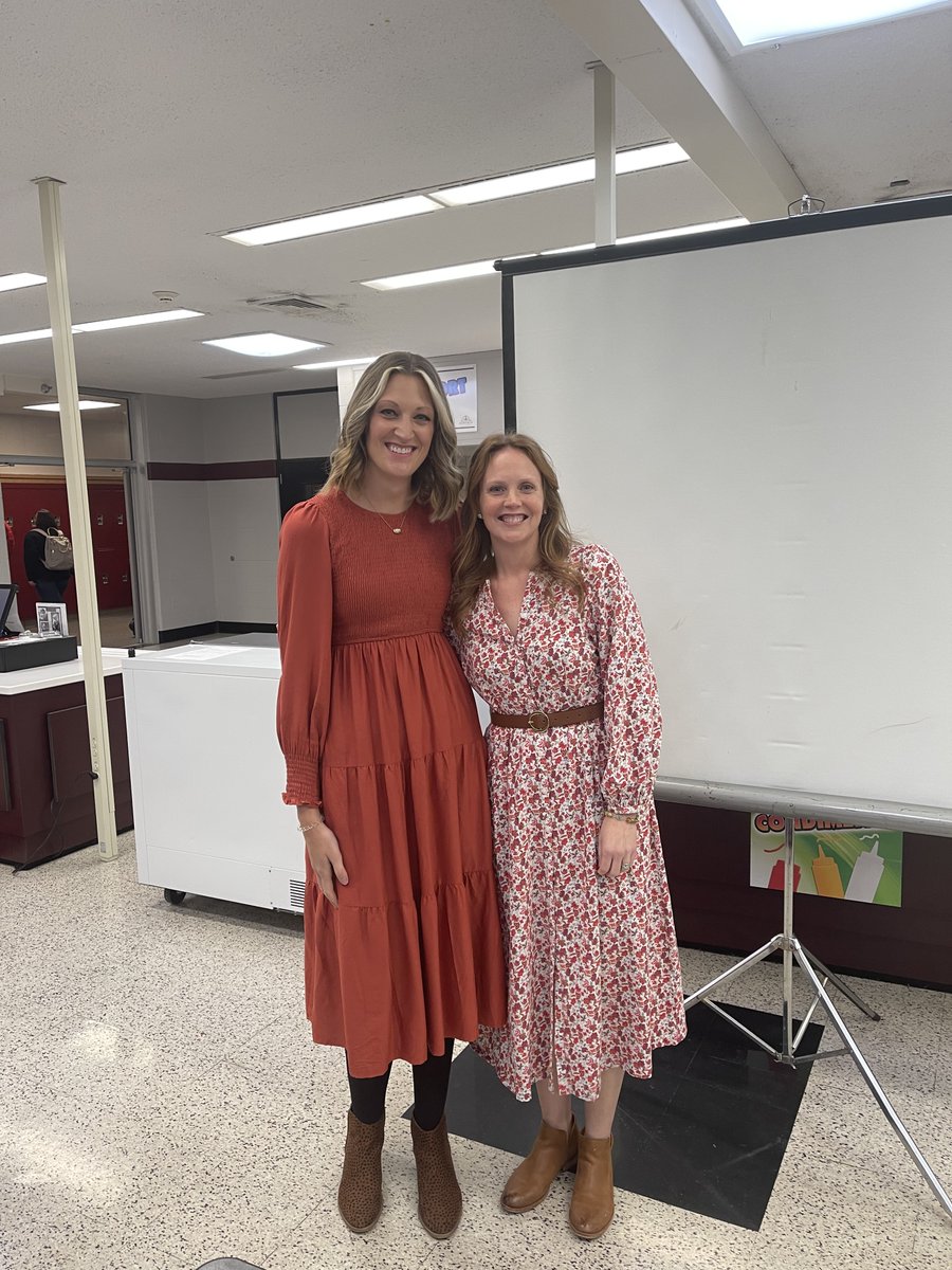 PHSPiratePride's tweet photo. Teachers supporting teachers! Ready to hear Mrs. Sauser and Mrs. Goetzinger present! https://t.co/C0G4fqG9rq