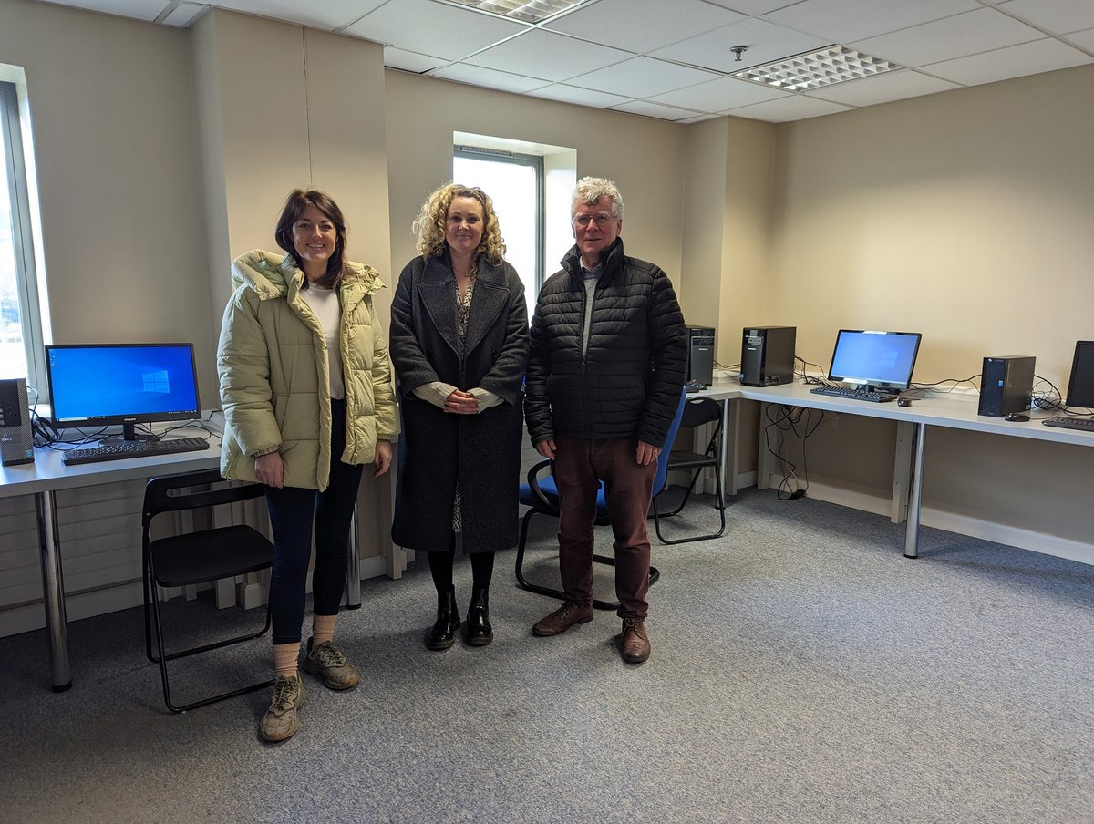 id_dad's tweet photo. @SocDems @SocDemsDL volunteers installed a 10 PC network in @dlrcc #Ukranian Refugee centre in Ballyogan today.
Helping refugees learn 'Ireland' and access internet is important.
Our thanks for the generous hardware donations from @upskillist. 
Great @DaveQSocDemsDLR initiative. https://t.co/huvbx1ZheZ