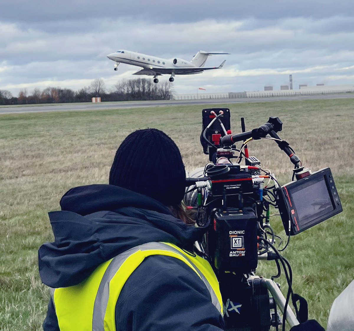 ShootAviation's tweet photo. Bit of exterior Gulfstream action in the freezing cold! #ukfilm #gulfstreamjet https://t.co/6I1uiPHoZU