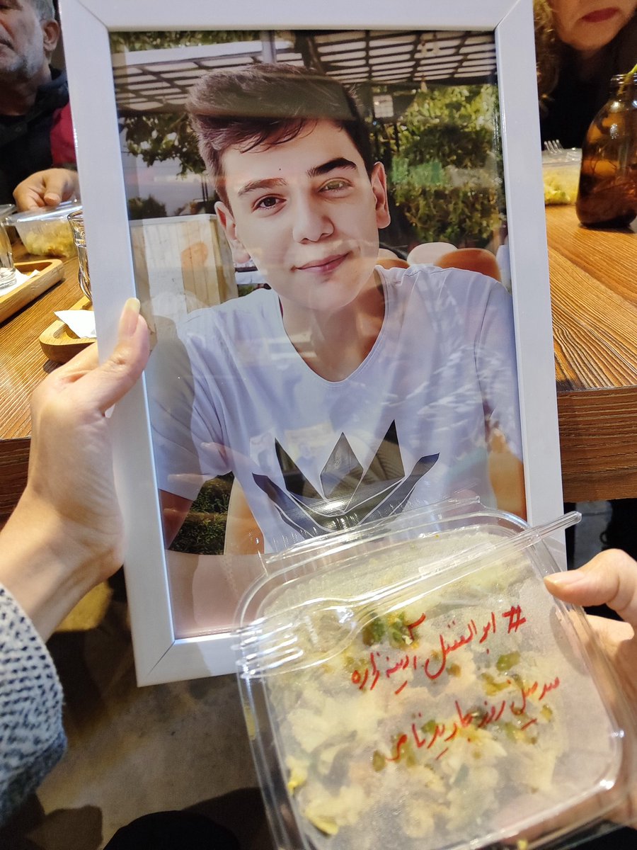 صدمین روز از عروج روح بزرگ برادرم #ابوالفضل_آدینه_زاده 
مامان غذای مورد علاقش رو پخت و به تعداد ۱۰۰ عدد سالاد ماکارونی در محل شهادتش در زیرگذر پارک ملت مشهد پخش کردیم.