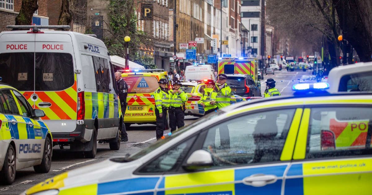 InformaAlMinuto's tweet photo. Tiroteo en un funeral deja a varias personas heridas en Londres

https://t.co/e6vUyX1Z1i https://t.co/YhyEquA3s3