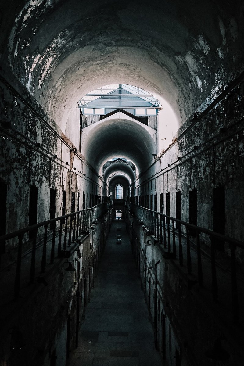 d3vthbystereo's tweet photo. Eastern State Penitentiary: hallways https://t.co/u2K8Am9eg3
