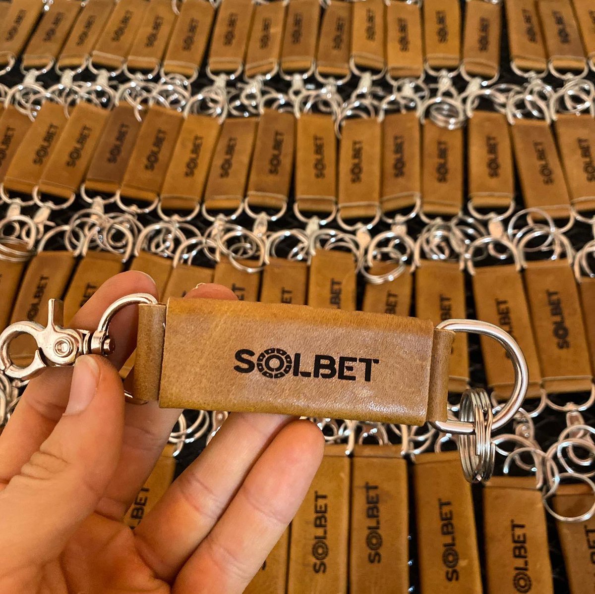 kbempresarial's tweet photo. Finos trabajos para la empresa Solbet. https://t.co/KgAIIpsWCM
