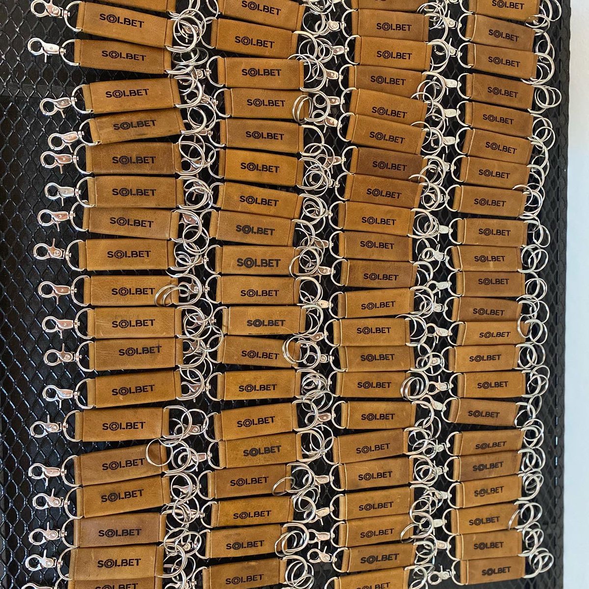 kbempresarial's tweet photo. Finos trabajos para la empresa Solbet. https://t.co/KgAIIpsWCM