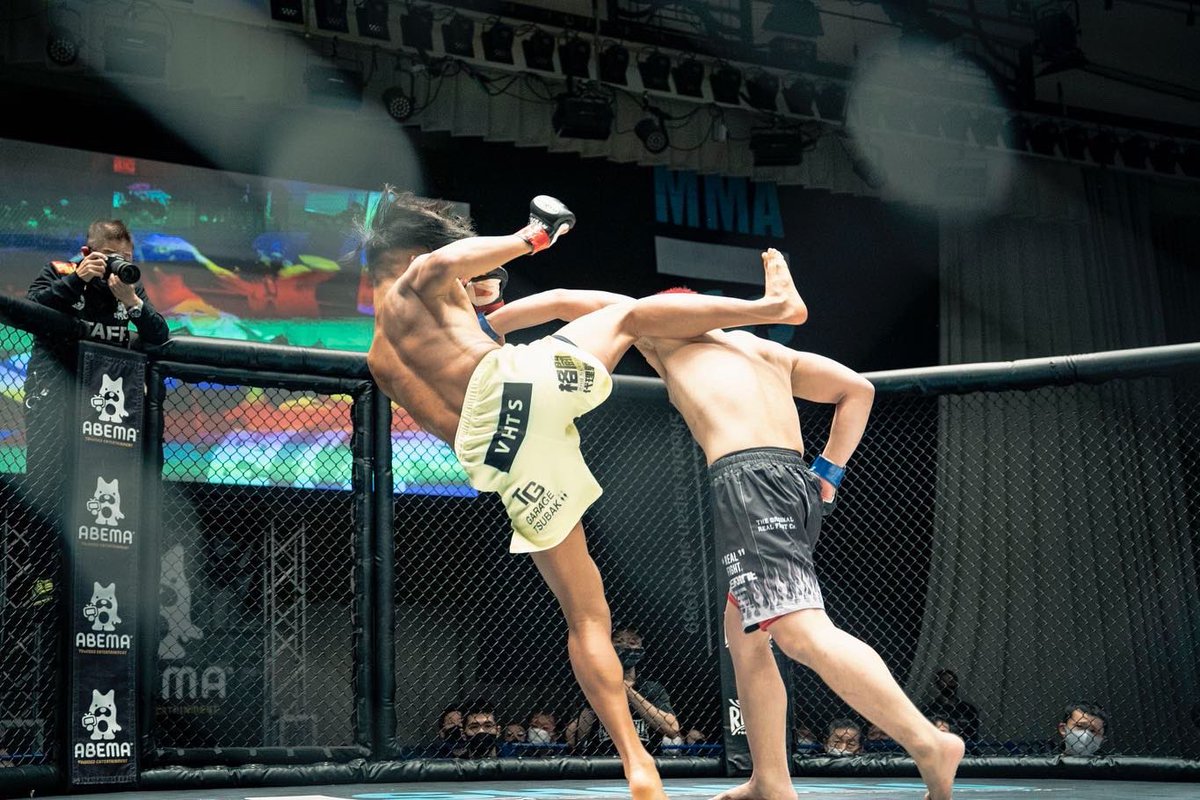 mma_can_ryu's tweet photo. 6戦6勝無敗の修斗新人王になる事が出来ました。改めて字にしてみると凄く上手く行ってるなと思いますが、まだまだこれからって事も一番理解してますのでこれからももっとまっだまだ上目指して戦い続けるので是非応援よろしくお願いします🙇‍♂️
#shooto0115 #CHAN龍 https://t.co/C0p1IUiFyG