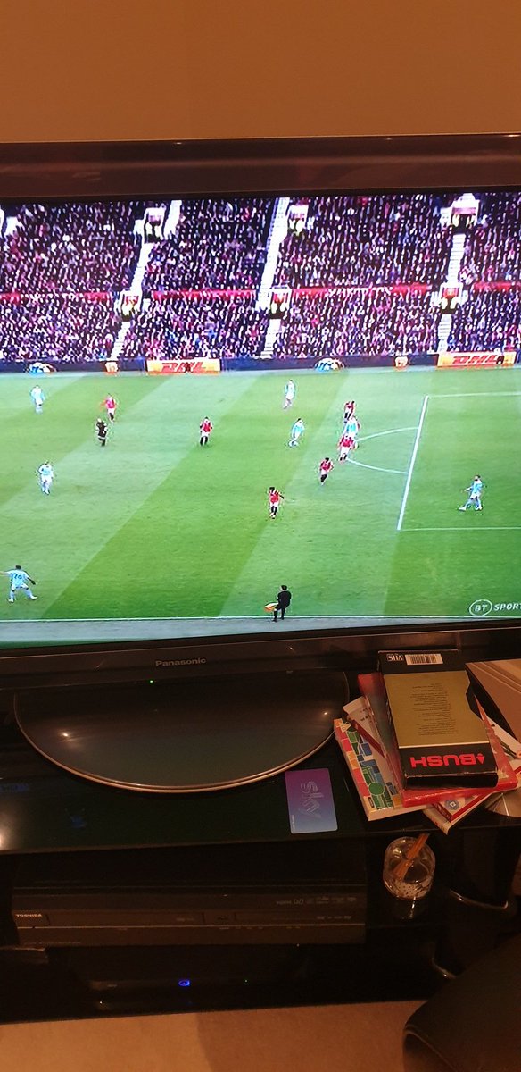 ANDYDB7's tweet image. @DarrenBent @andygoldstein05 City goal. Walker offside at beginning of move. Drags Malacia away. De Bruyne moves into space occupied by Malacia.  Interfering? What s difference?