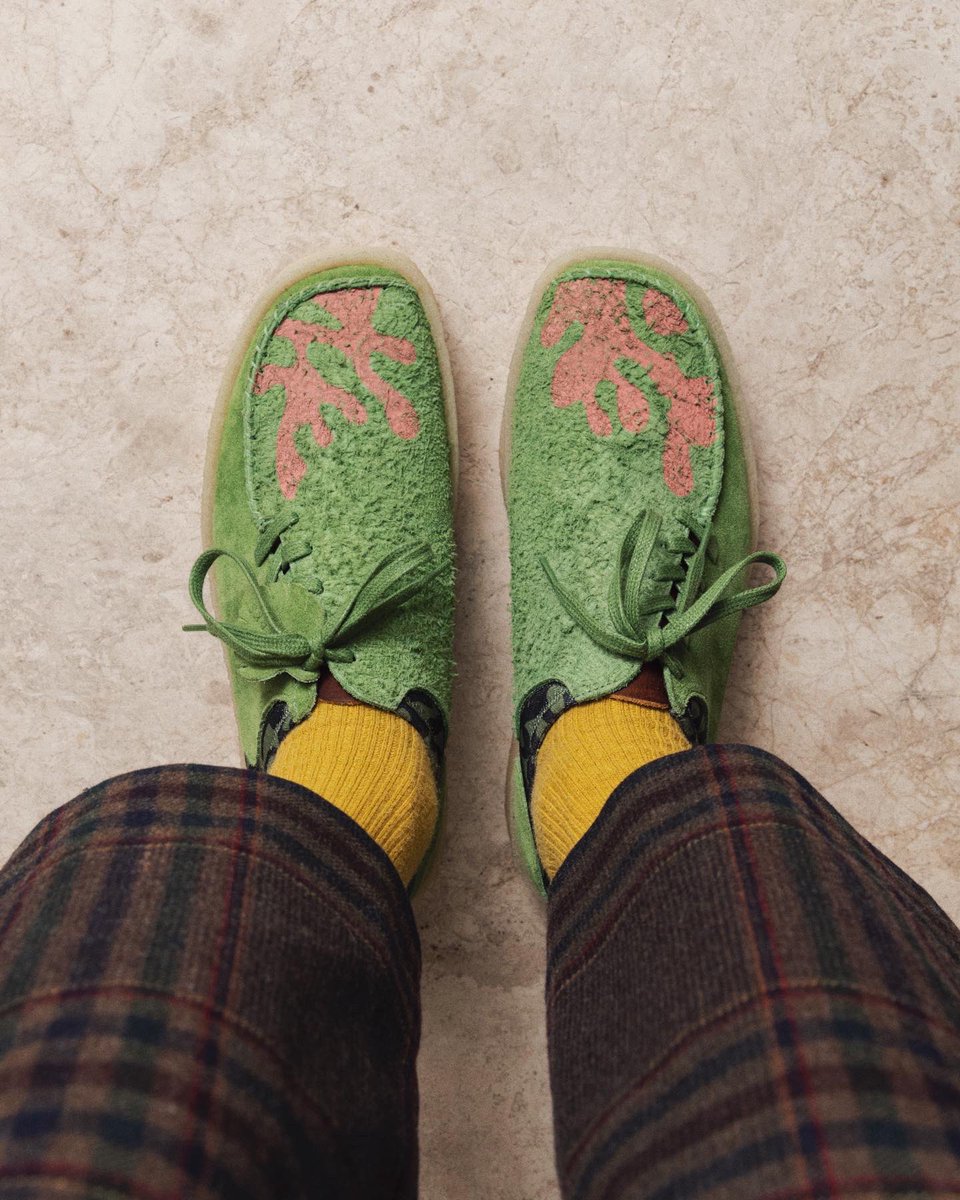 Tyler Mansour (@arablincoln) on Twitter photo Exclusive look at #SaleheBembury’s first <a href="/ClarksOriginals/">Clarks Originals</a> collaboration the Lugger Cupsole in Dark Green
Photos by yours truly Exclusive look at #SaleheBembury’s first <a href="/ClarksOriginals/">Clarks Originals</a> collaboration the Lugger Cupsole in Dark Green
Photos by yours truly