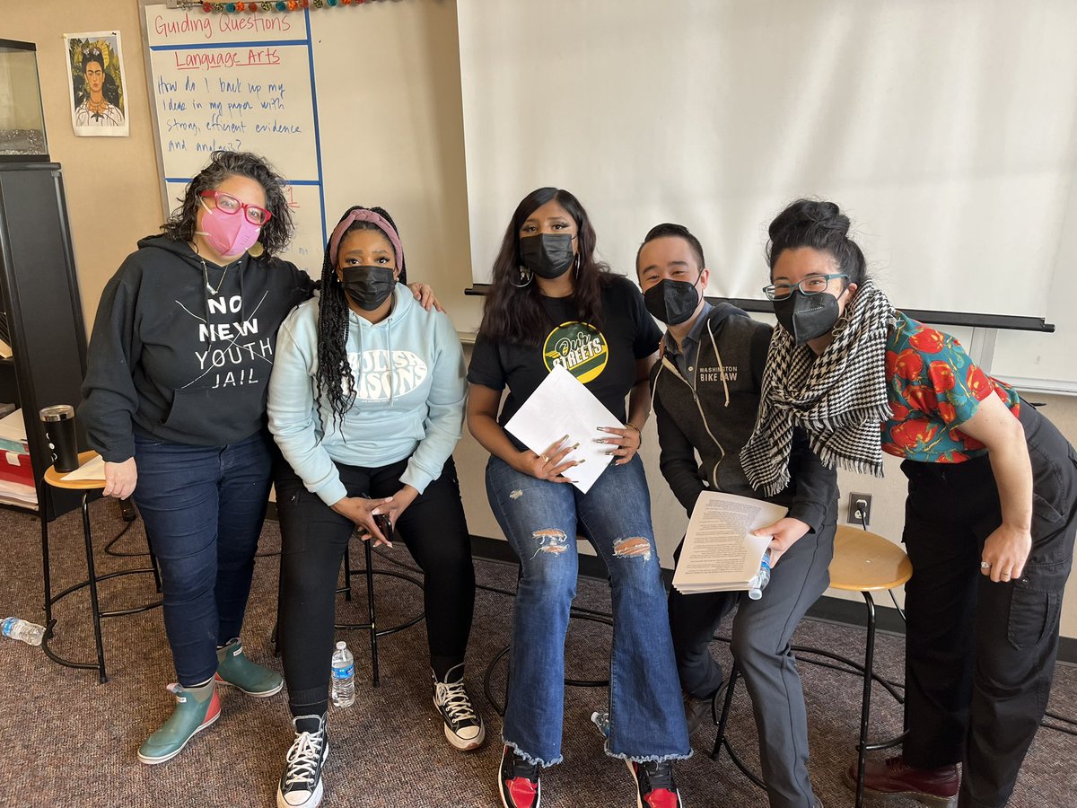Getting started now at Garfield HS Rm 203 w/amazing panelists Angélica Cházaro, Travonna Thompson-Wiley, Ruba Ayub, Ethan Campbell &amp; moderator Clara Cantor. Join us! #MLKSeattle #SolidarityBudget