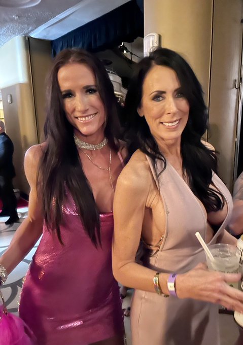 Congrats to @TheReaganFoxx for winning “Milf Performer of the Year” last night at the @XBIZ awards show
