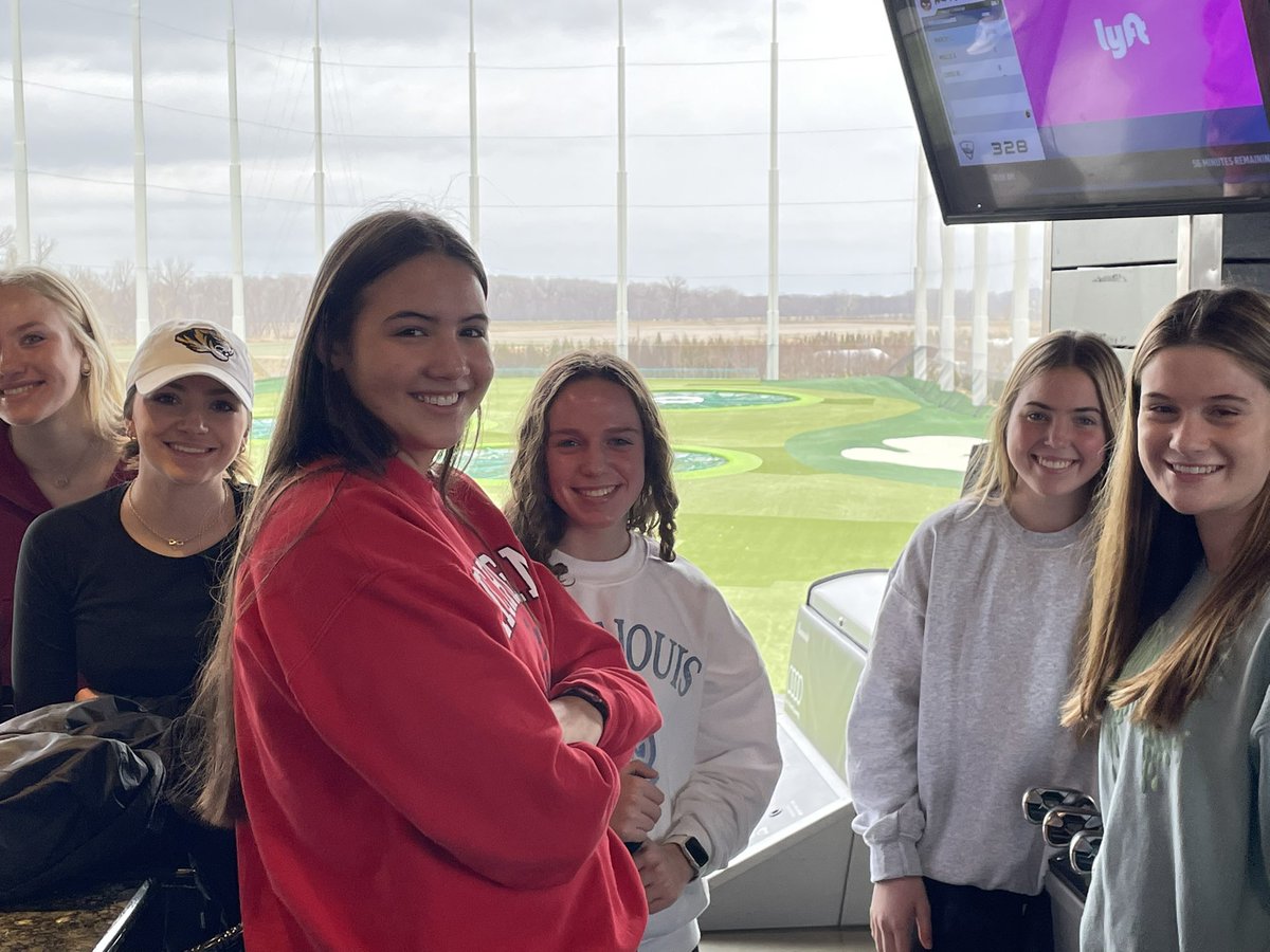 RSHS_Basketball's tweet photo. When u canβt practice u have a little fun at Top Golf! This is a special group! #falconpride #falconhoops @RSHSsports https://t.co/tSSLcSHhFn