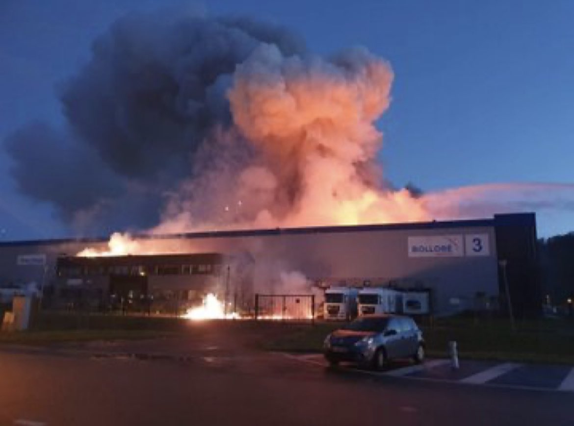 Breaking News tweet media