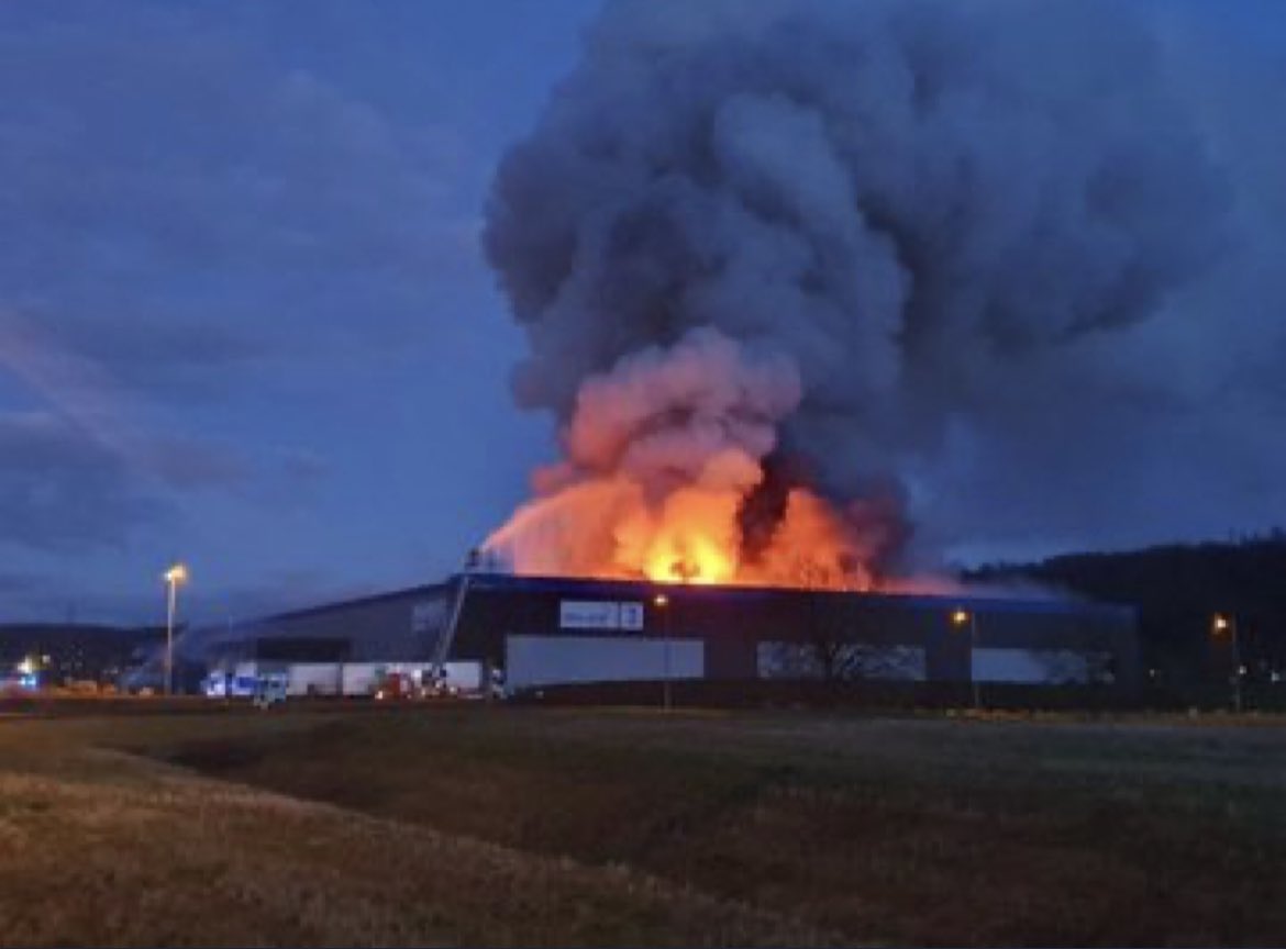 Breaking News tweet media