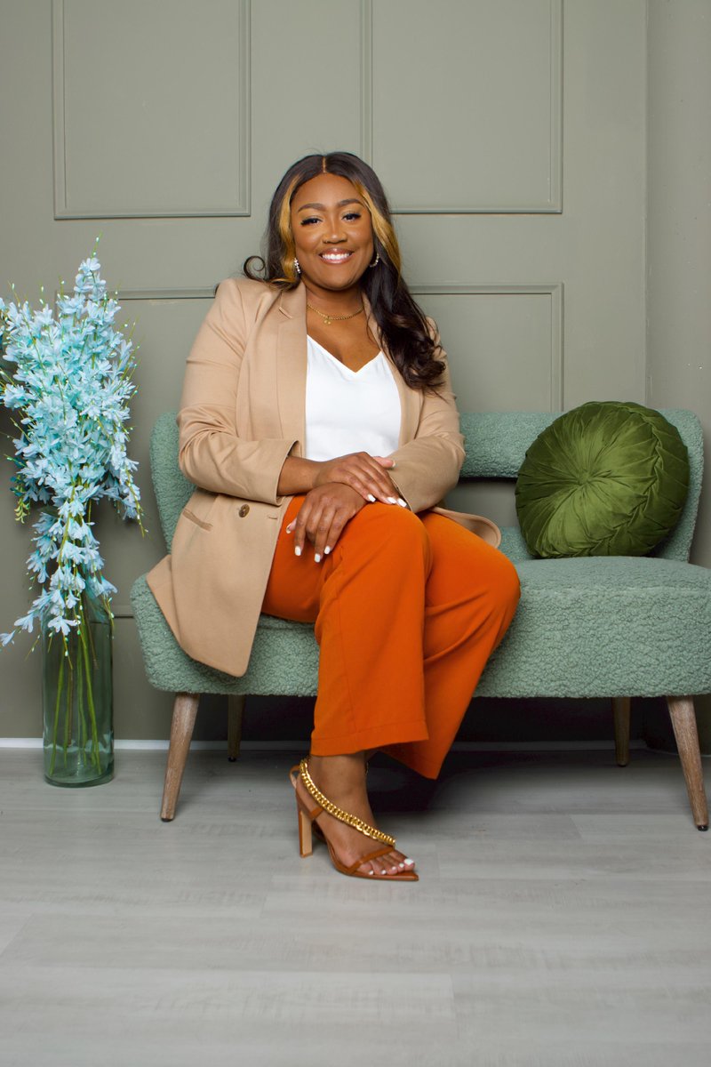 Capri_Couture's tweet photo. Let's talk about the services 🗒 we've been learning to grow in. 
-Photography 📸
-Mood-board Creations 🖼
-On Set Direction 🎬

➡Taking photos came as such a surprise to me. I love our photographers and I will gladly assign them to our clients. But, I've learned how to work ... https://t.co/3jPB2qNpXY