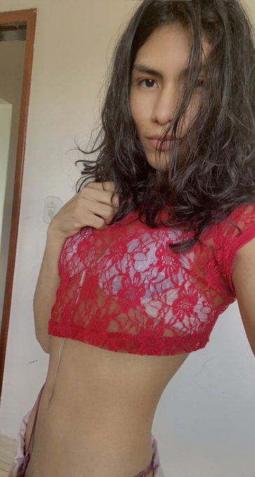 any man or woman who wants to play with me?😈😸😈 https://t.co/x6FD6cIONv