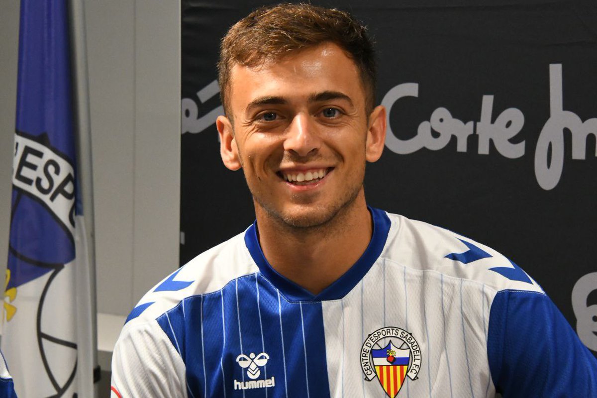 TVSabadell's tweet photo. Avui a #LArlequinat, nova victòria del @CESabadell a Mallorca, ho analitzarem amb @CarlesEscolan i al plató amb @MarcNomen i @Agusti1971. 

Roda de premsa, @FutBaseCES, mercat d’hivern amb l’adéu de @eudaldverges20… tot això i molt més avui a les 21 i 23h amb @xandreu https://t.co/iJqBZcrDfH
