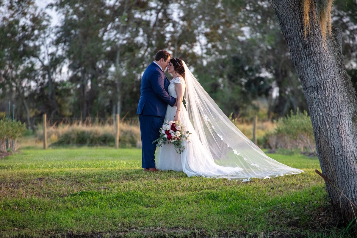 avstatmedia's tweet photo. Congratulations to the happy couple who tied the knot at Wishing Well Barn! Thanks for letting @avstatmedia capture your precious memories! To inquire about our services check out the link in our bio!!! #weddingphotography #photography #wedding #weddings #floridawedding https://t.co/XEUntV5x8P