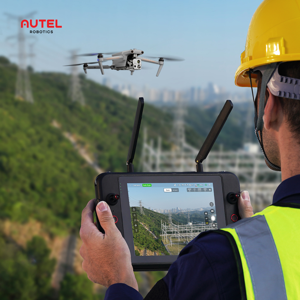 AutelRobotics's tweet photo. The EVO Max 4T SkyLink 3.0 system comes with 6 antennas, 4 frequency bands, AES-256 encryption, and optional 4G integration to provide users with the most advanced flight capabilities ever in an EVO.
Learn more👉 https://t.co/zkW31RL7rG
#AutelRobotics #Auteldrones #EVOMax https://t.co/MIw7b8BIfM