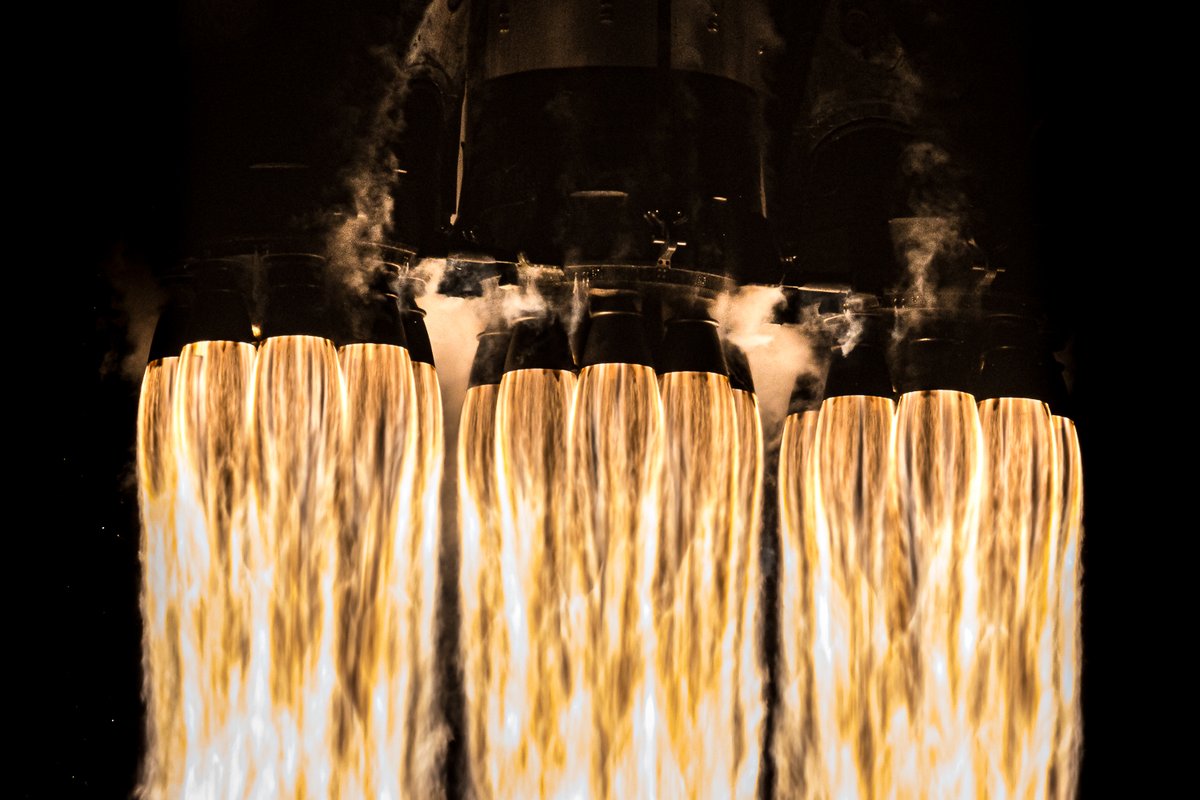 johnkrausphotos's tweet photo. Last night's launch of USSF-67 was one of the most beautiful launches I've ever seen. Check out all of my photos + order prints in paper/metal/canvas from the fifth flight of Falcon Heavy → https://t.co/f8EGb33Dtv

Thank you all for following! 🔥🔥🔥 https://t.co/L7oW1b3H3N
