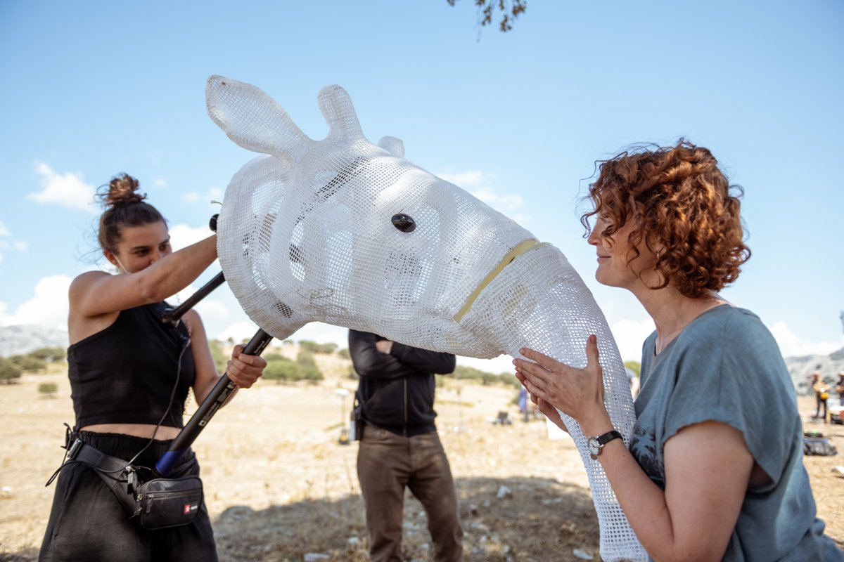 darkmaterials's tweet photo. A behind-the-scenes look at episode 5 of #HisDarkMaterials 🎬

Catch all episodes on @BBCiPlayer now! https://t.co/OM0cY5QjWr