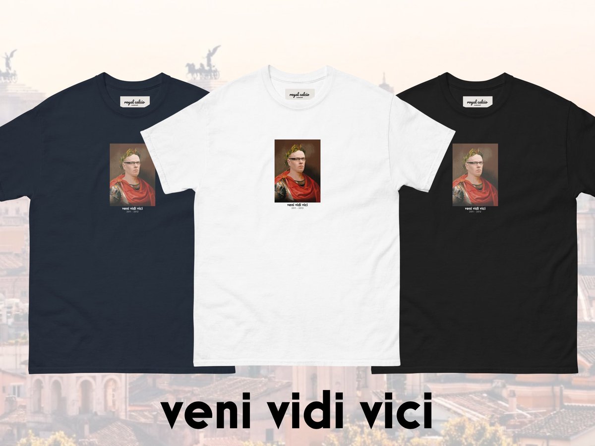 RoyalCalcio's tweet photo. GIVEAWAY: 

retweet, like &amp; tag a friend!

Winner announced at 9pm

#royalcalcio
#readingfc

VENI VIDI VICI 
2011 - 2012 https://t.co/1P8z92MESO