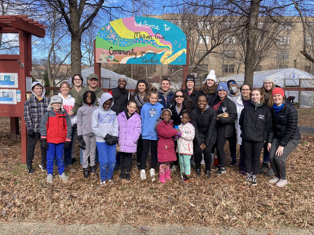 We had a great group of @USUhealthsci med students and @WRBethesda residents & faculty join up for an #mlkdayofservice at the Marvin Gaye Greening Center. Thanks to @WashingtonParks & @DCDPR for coordinating such a meaningful event. Can’t wait to come back for the spring harvest!