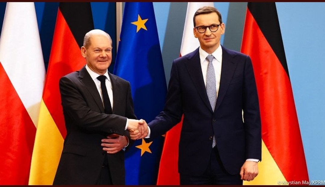 Kszyk1's tweet photo. @SzStachowiak Dla przypomnienia:
M. Morawieckiego cechuje: brak wiarygodności, zmienność poglądów, hipokryzja, skłonność do kłamstwa, agresja, ponadto służalczość w stosunku do Niemców i uległość wobec Rosjan,pogarda dla ludu, cynizm. Skłonność do oszustw i pazerność. Lizusostwo wobec silnych. https://t.co/yYhBxpCZQG