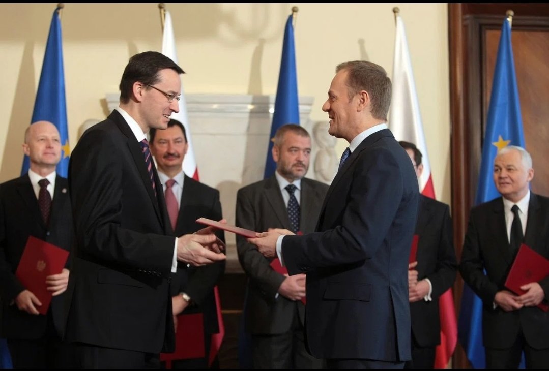 Kszyk1's tweet photo. @SzStachowiak Dla przypomnienia:
M. Morawieckiego cechuje: brak wiarygodności, zmienność poglądów, hipokryzja, skłonność do kłamstwa, agresja, ponadto służalczość w stosunku do Niemców i uległość wobec Rosjan,pogarda dla ludu, cynizm. Skłonność do oszustw i pazerność. Lizusostwo wobec silnych. https://t.co/yYhBxpCZQG