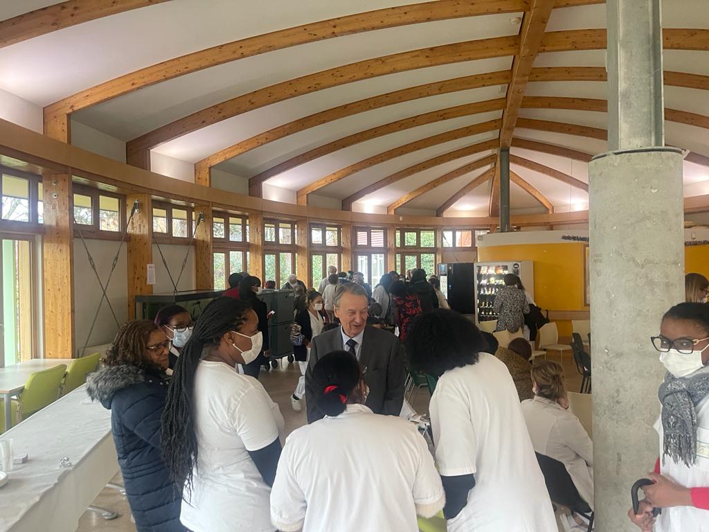 RMuzeau's tweet photo. Vœux à la Fondation #Roguet de #Clichy, un des meilleurs établissements publics de santé pour personnes âgées, que ce soit pour l'hospitalisation, l'hébergement ou l'accueil à la journée. Merci ❤ de votre accueil et du travail magnifique et indispensable accompli chaque jour ! https://t.co/XHInUcgV1g