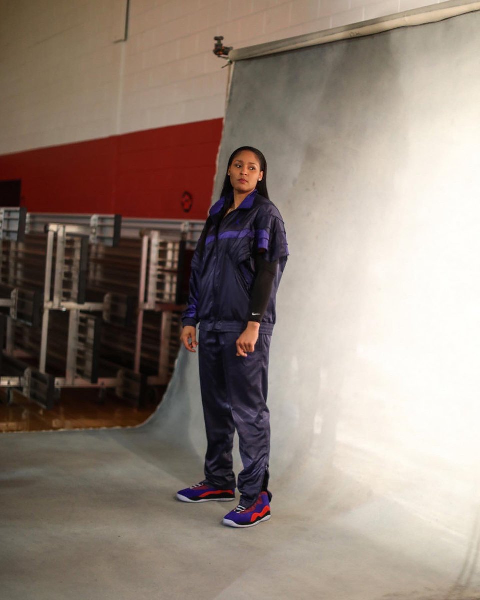 madeforthew's tweet photo. For everything that you’ve done for the game — Thank You, Maya. 💐 

🏆4x WNBA Champion 
⭐️6x WNBA All-Star 
🏆WNBA MVP
🏆WNBA Finals MVP 
🏆WNBA Rookie of the Year
🏆2x NCAA Champ 
🏅2x Olympic Gold Medalist
👟1st Woman signed to Jordan Brand

#MadefortheW | @MooreMaya https://t.co/1liYBa5mXE