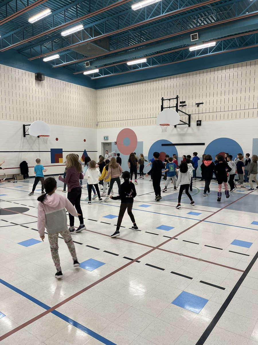 bentemariak's tweet photo. The kids had a great time dancing today with @Luv2Groove https://t.co/bUaGErZbro