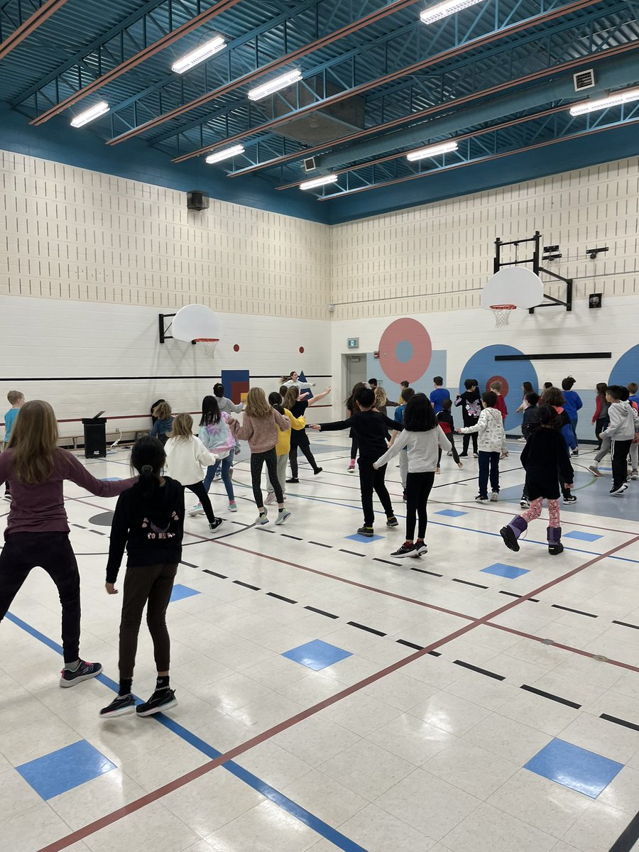 bentemariak's tweet photo. The kids had a great time dancing today with @Luv2Groove https://t.co/bUaGErZbro