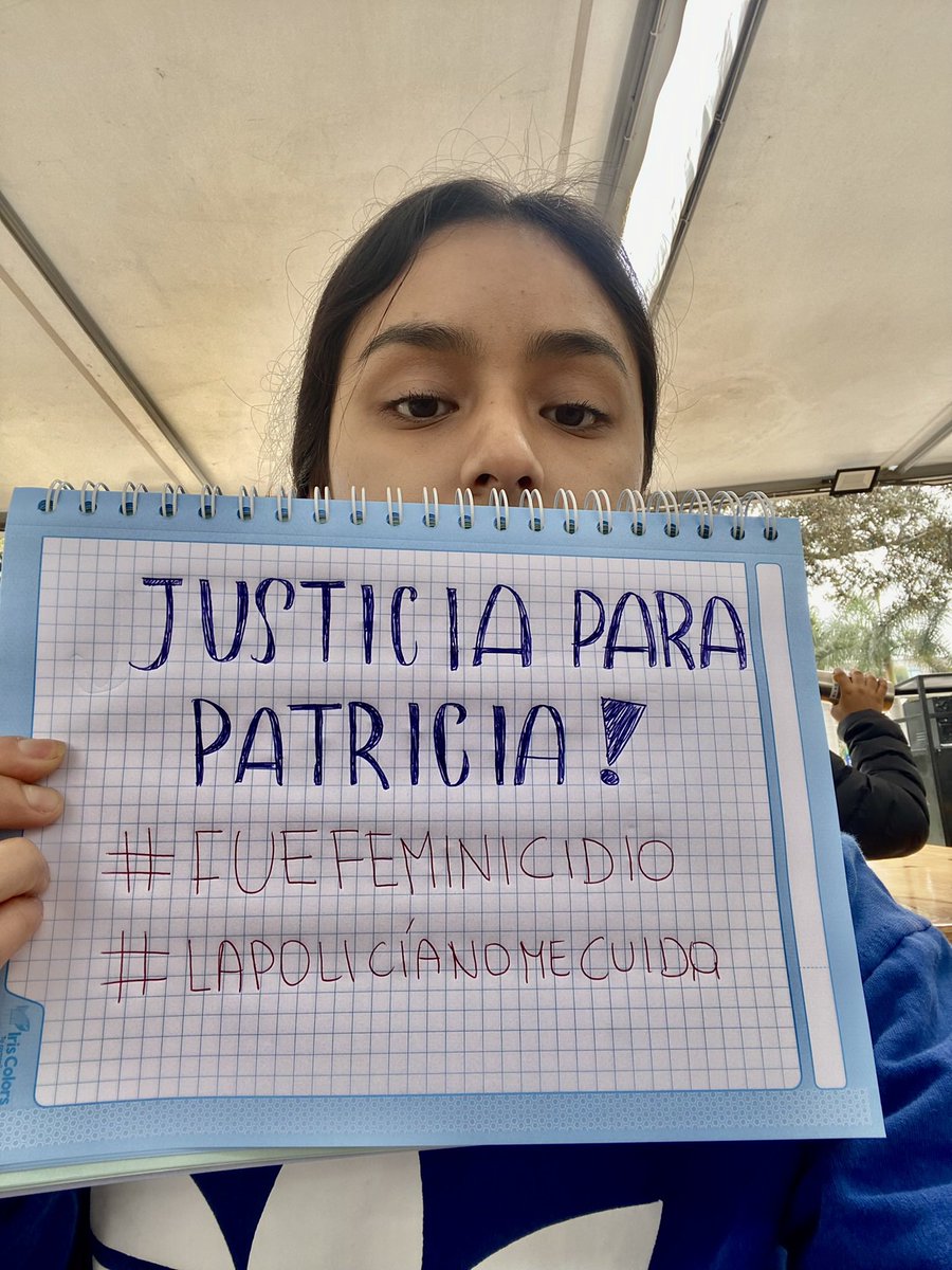Patricia Villafuerte fue víctima de feminicidio en el año 2019 a mano de dos policías en un patrullero. El día de hoy cumpliría 28 años, pero le arrebataron la vida y sus sueños. No nos vamos a quedar calladas. #JusticiaparaPatricia #LaPolicíaNOmecuida #DenunciaFiscalYa