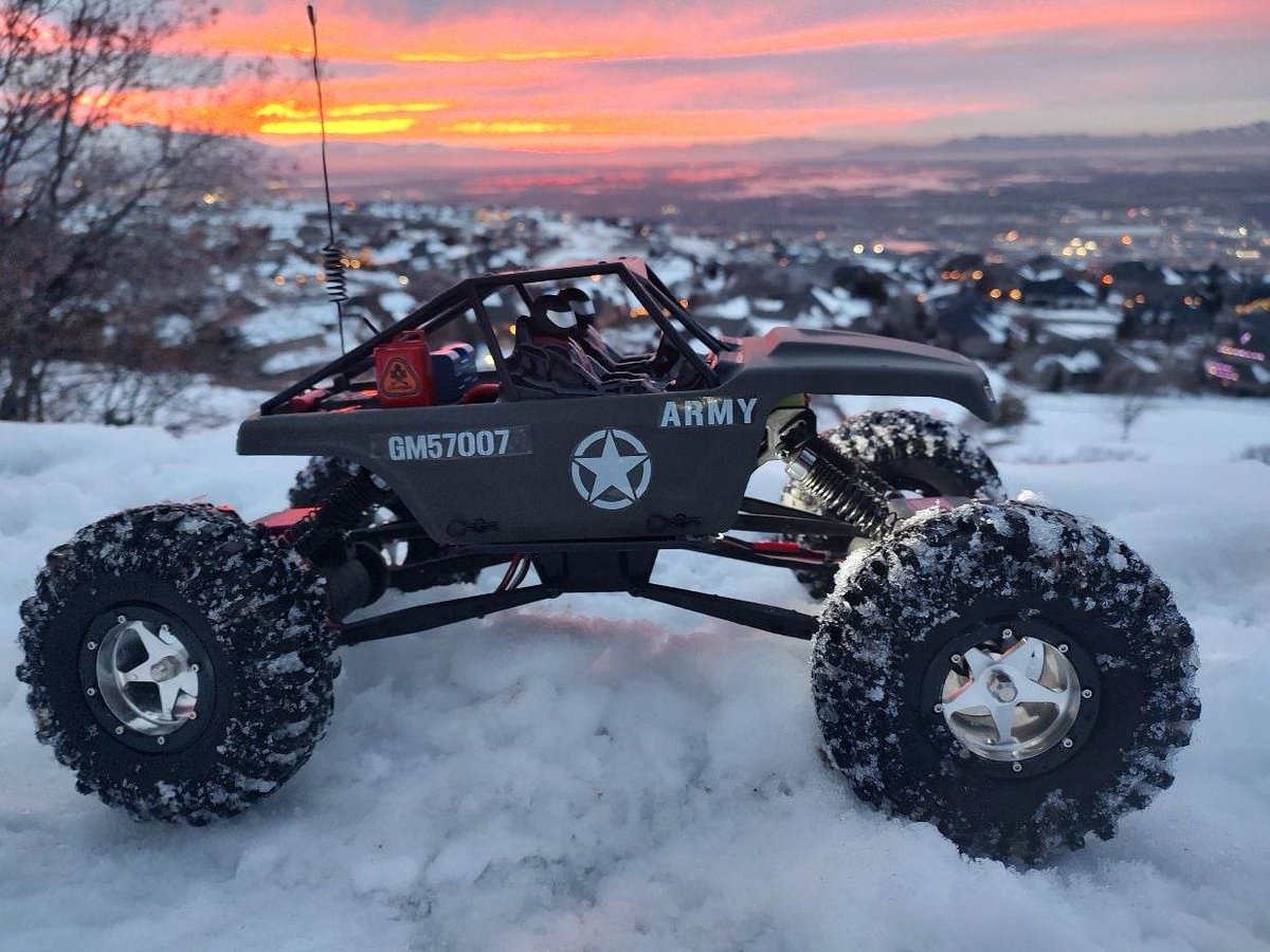RedcatRacing's tweet photo. Check out this Custom Danchee Ridgerock trekking in the snow. 

📸 Credit: Mark Petersen

Link: https://t.co/Fis3ktDW5a

#RedcatCreations #Redcatnation #Redcat #ScaleFunForEveryone #Danchee #Ridgerock #Dancheeridgerock https://t.co/6MGZs6mqfC