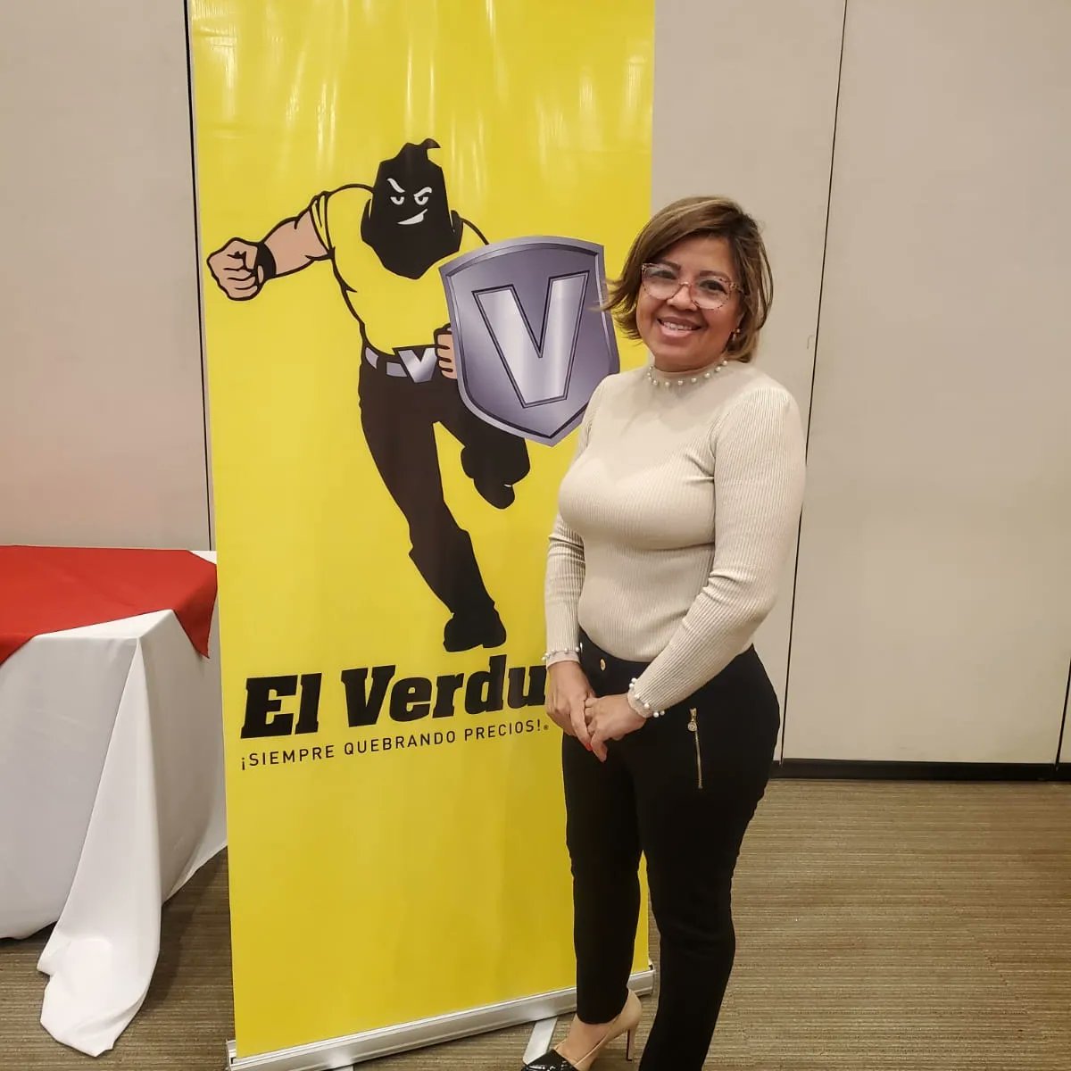 Corporacion540's tweet photo. Agradecemos al Grupo Monje por organizar este desayuno de agradecimiento para los medios de comunicación, pendientes por que traemos junto a ellos grandes noticias. #AsiComoSuena #ElGallomasGallo #ElVerdugo #Serpento https://t.co/7fz18IYFuk