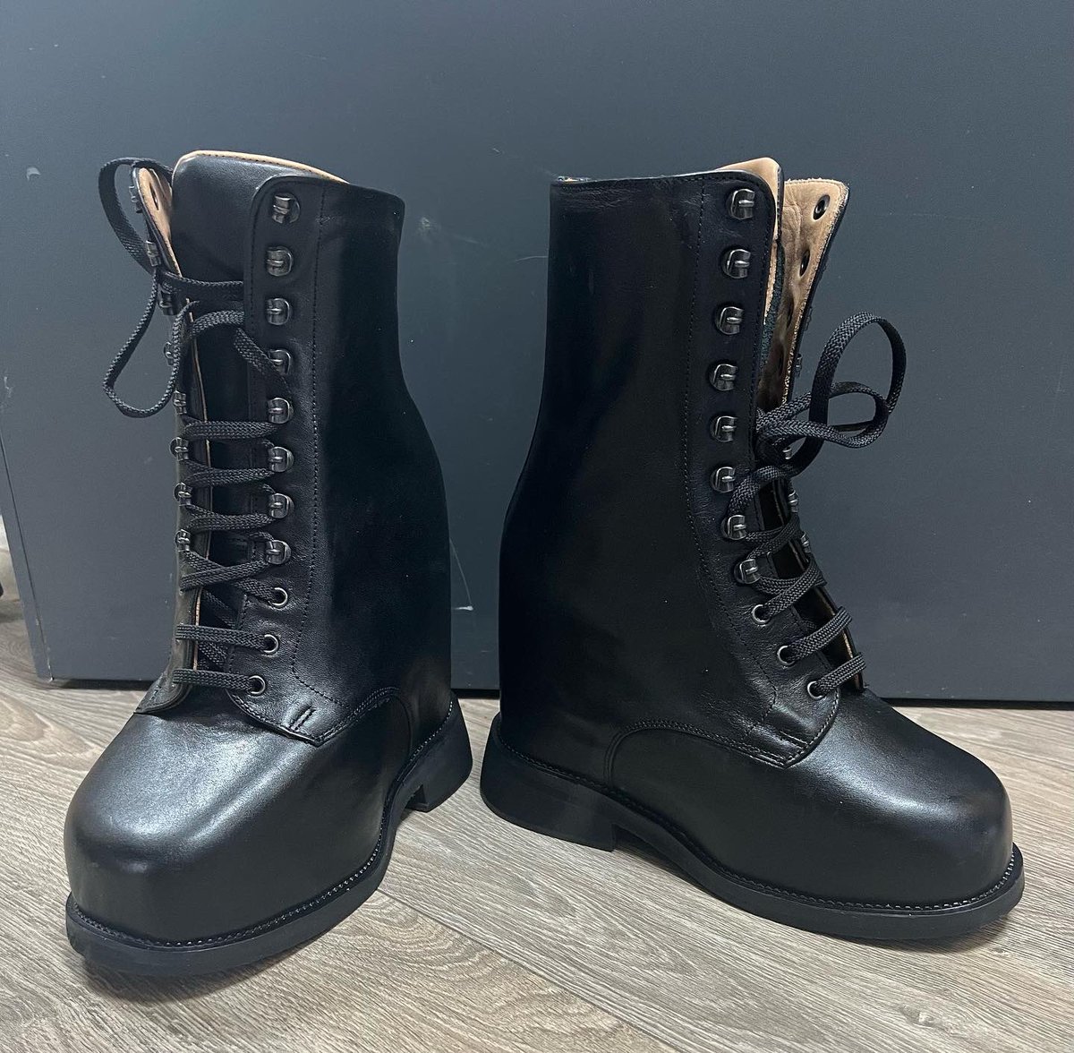 DevoteeBraces's tweet photo. Custom made shoes for a client
#custommade #fetish #devotees https://t.co/rB5UlhKBZB