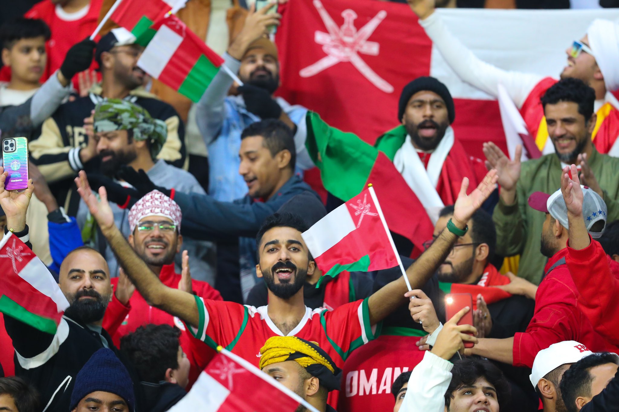 ???? حضور وتفاعل جماهيري رائع ????????❤️ ‫#عمان_البحرين‬ ‫#خليجي25‬ ‫#خليجي_زين25‬