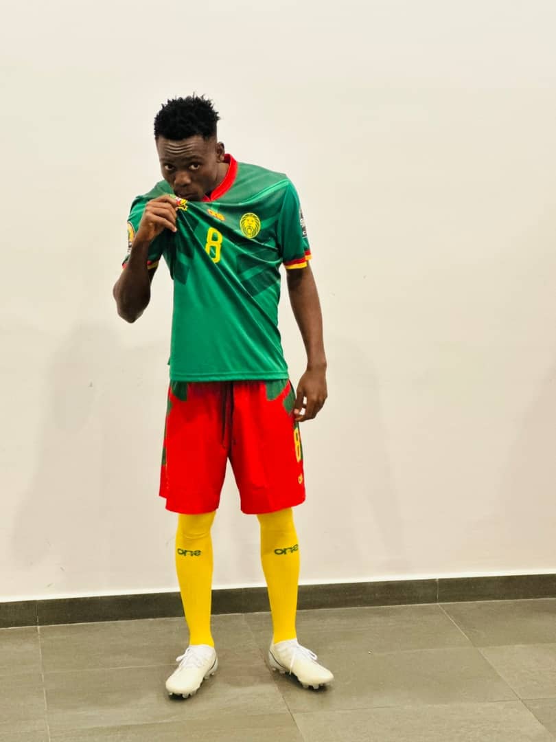 #CHAN2022 

✨ #Arthur_AVOM , milieu de terrain offensif de Fauve Azur Elite FC , titulaire dans l'entrejeu des Lions Indomptables A' contre le Congo.
<a href="/FecafootOfficie/">Fecafoot-Officiel</a>
<a href="/CAF_Online/">CAF_Online</a>
#LETSROARTOGETHER 
#AllezLesLions
#FauveAzurElite