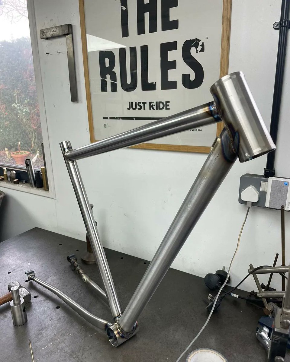 At this year's <a href="/Velofollies/">Velofollies</a> Twotone is proud to announce the availability of the all-new @PRObikegear Vibe Superlight Handlebar and Stem &amp; commissioned bikes from <a href="/FeatherCycles/">Ricky Feather</a> and @quirkcycles  buff.ly/3CRp1qB