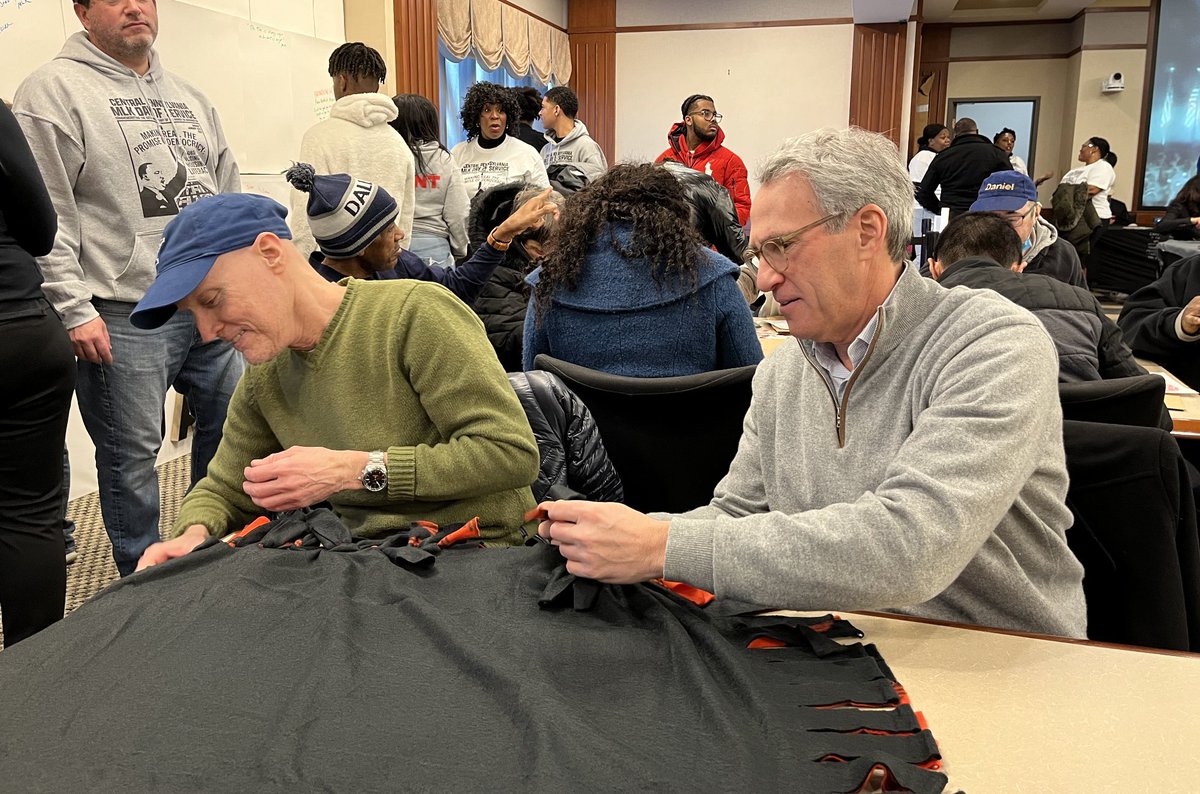 group_recycling's tweet photo. Happy 94th bday to Martin Luther King Jr! We had a great time celebrating his legacy at the Day of Service organized by Governor-Elect Josh Shapiro at the Alexander Grass Campus for Jewish Life in Harrisburg. @JewishHbg @CentralPAMLK @JoshShapiroPA @AustinDavisPA @PAChamber https://t.co/qHNjCy1sjd