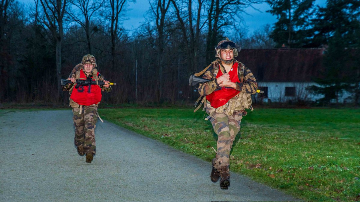 1️⃣ peloton d'aide à l'engagement blindé - PAEB 💥
+ 9️⃣ candidats 
+ 4️⃣6️⃣ heures de tests exigeants
= 5️⃣ cuirassiers sélectionnés à l'arrivée 💪
Félicitations aux cuirassiers qui intègreront demain le PAEB !
#JeSuisUnSoldat #SoldatsDeLaNation #DéTERREmiNation