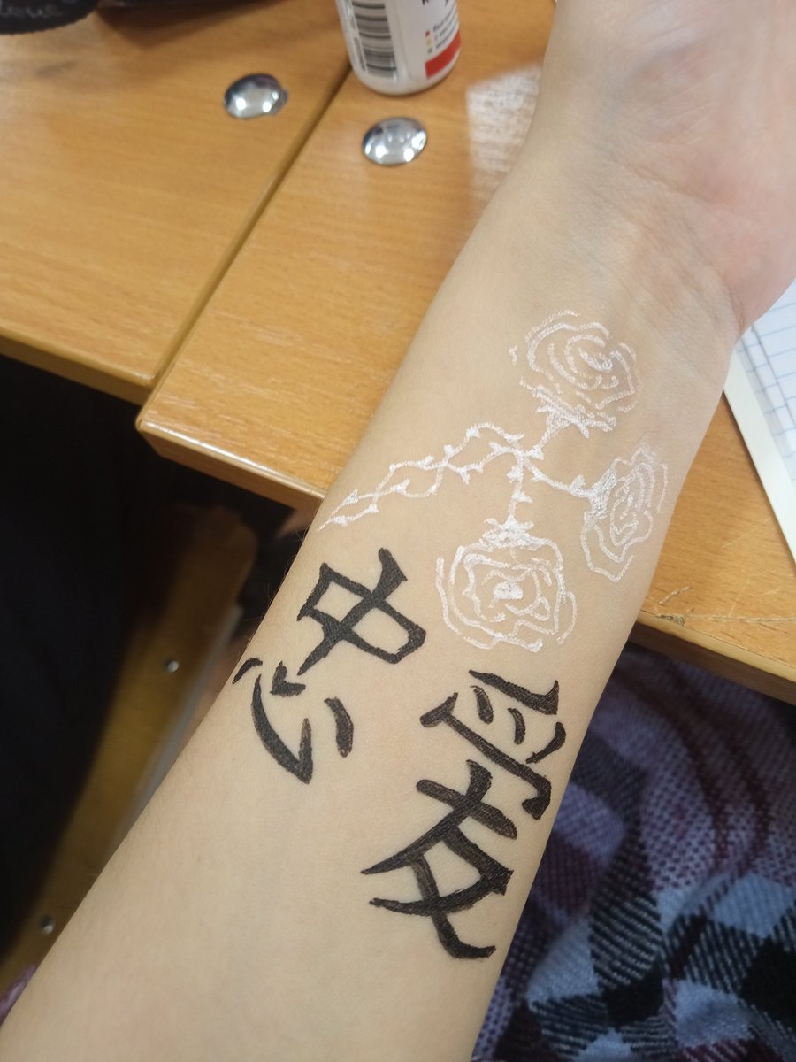 kan_kiii's tweet photo. Опять бьем татушки на парах https://t.co/ZsoSP6IlbP