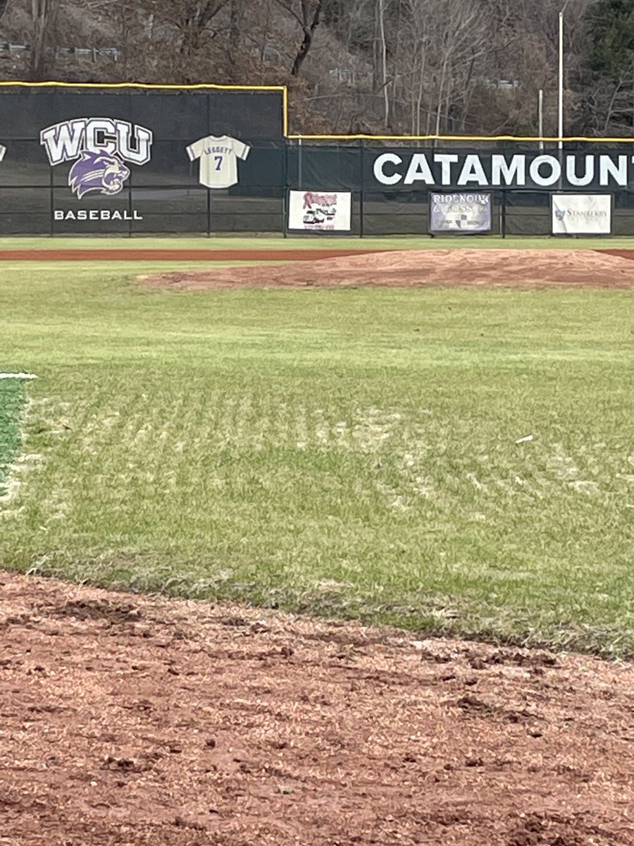 JamesKilgo4's tweet photo. Great day for some baseball!⁦@CatamountBSB⁩ ⁦@jordan_rumfelt⁩ ⁦@CT_Base_Ball⁩ https://t.co/kYKU3m3tzR
