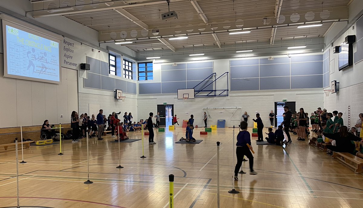 It was fantastic to welcome over 180 children from the Littlehampton area to this evenings Y5/6 Indoor Athletics.The competition was great with the children showing amazing commitment, effort and enthusiasm. <a href="/Sport_ArundelCE/">ACEwaySport</a> @meadows_white <a href="/SWRBPS/">River Beach</a> <a href="/PeSummerlea/">PE at Summerlea</a>