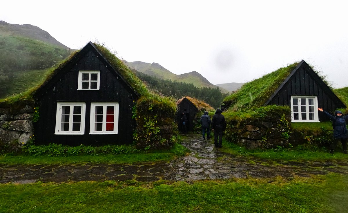 Muzeum Folkloru w Skógar
#traveler #blog #travelmore #travelling #wanderlust  #travelholic #traveldeeper #photooftheday #travelphoto #photo #travelstories #holidays #travel #podróże #vacation #photography #trip #landscape #folkmuseum #PHOTO #Islandia #Iceland #Blogs #muzeum