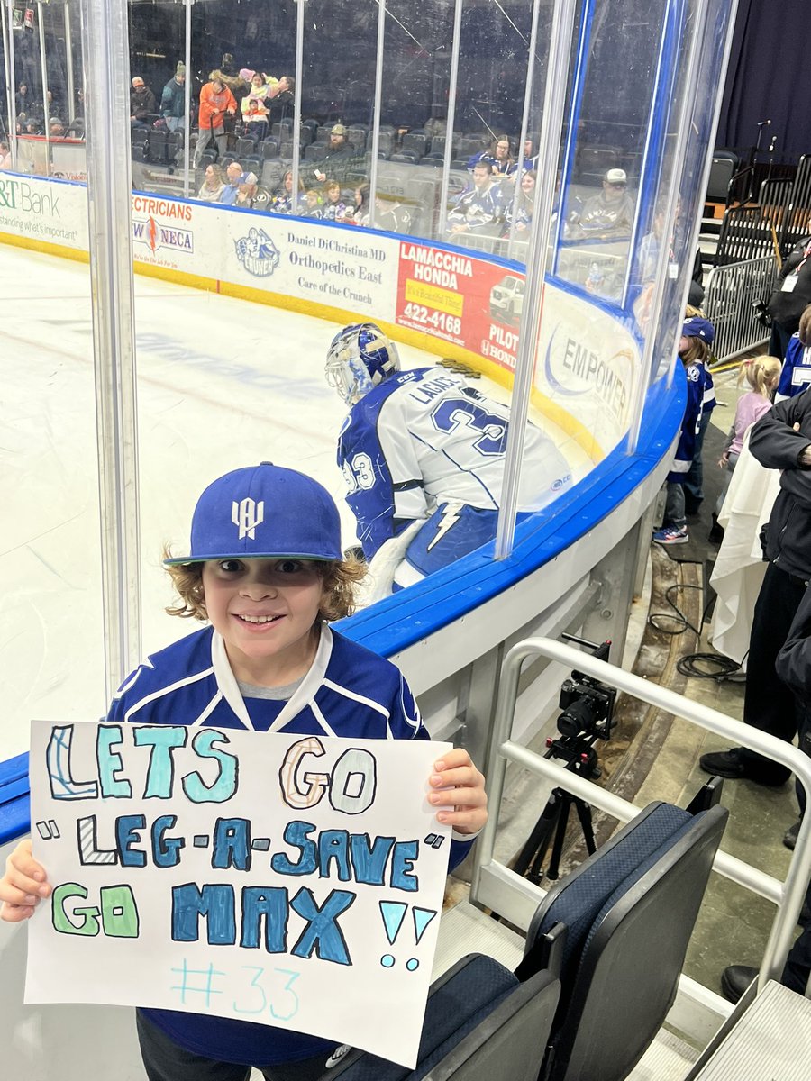 sablecuse's tweet photo. Let’s go CRUNCH!! You have Max’s #1 fan in the house!! Seat 103, row EE #7
#tullyspucks @crunchsocial @SyracuseCrunch https://t.co/BgznJpVI7R