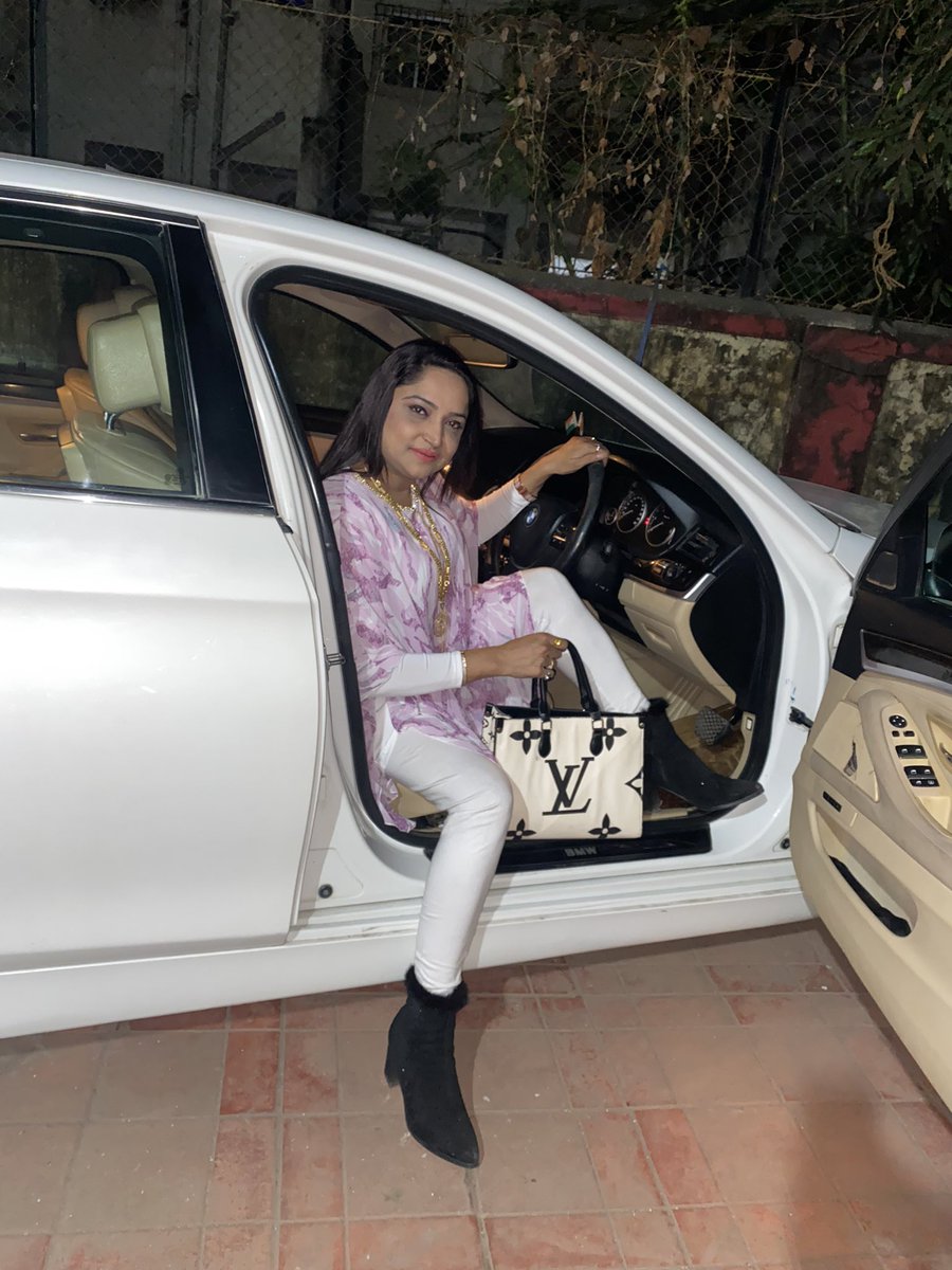 ShabnamshaikhHC's tweet photo. Beautiful Sunday ๐ฅฐ๐ฅฐ
Picture Credit Nishant.. โบ๏ธ
.
.
.
#boss
#shabnamshaikh #helpcare #helpcarefoundation #hotshabnam #humanity
#humanrights #healthylifestyle #happy #stronggirls #socialworker #savethechild #safethewomen #bjp4maharashtra https://t.co/fv6YUDq0UU