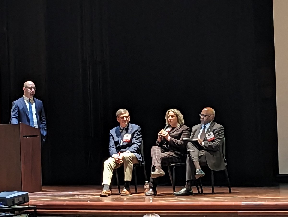 AlyssaMooreIU1's tweet image. Love listening to @laurajacob discuss the importance to Ag Ed and the ways she is supporting her students in incorporating computer science and AI with the many animals on her campus. #TRETC2023 @IU1Tweets