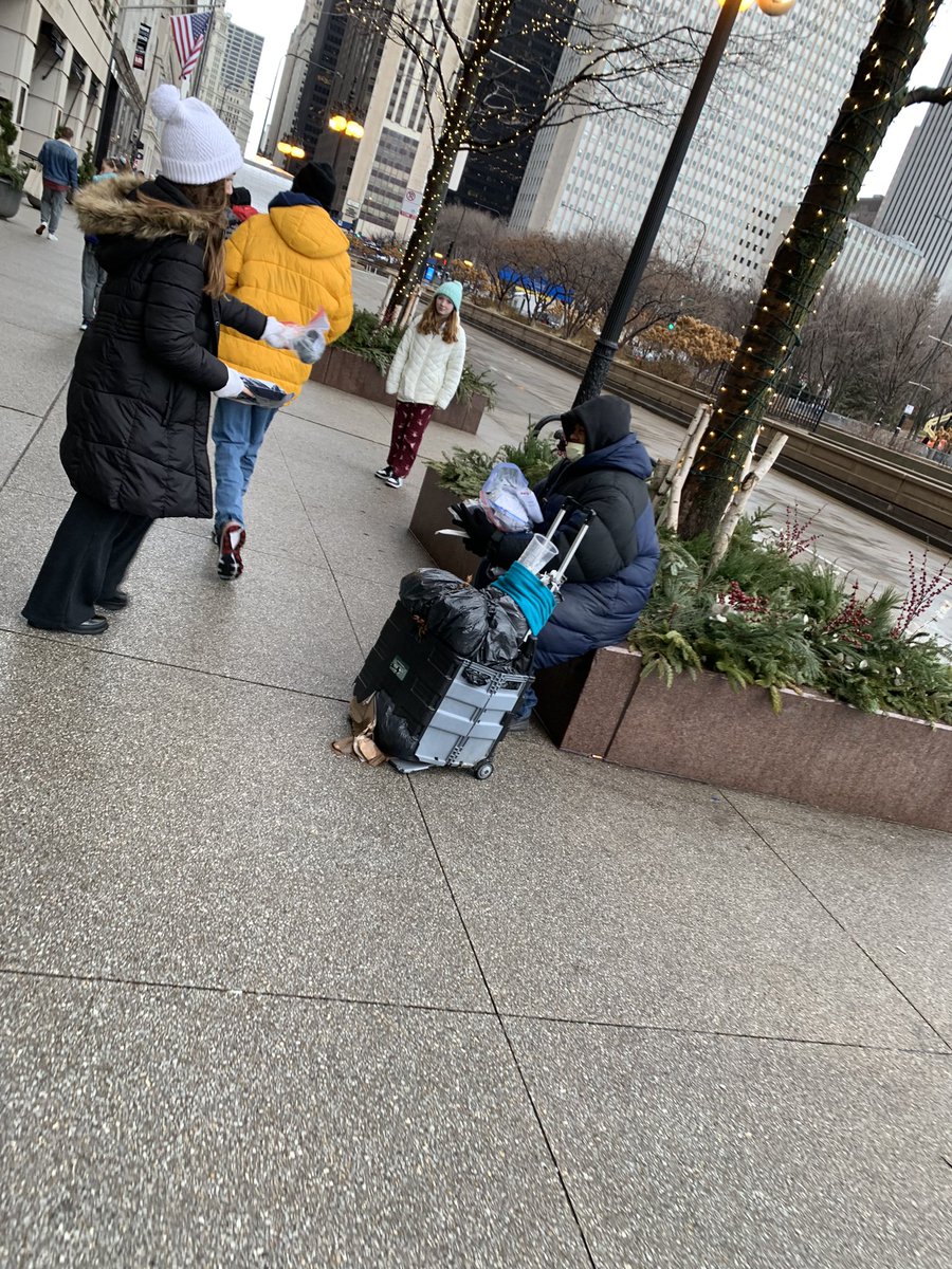mrs_jkelly's tweet photo. CMS students spread the warmth for a MLK Day of Service Project organized by Student Leadership. Thanks to all who donated, participated and organized to make this day happen! @Lieske_Teaches @JZampillo @jendaly12 #BeEvergreen https://t.co/n3zdlnODpb